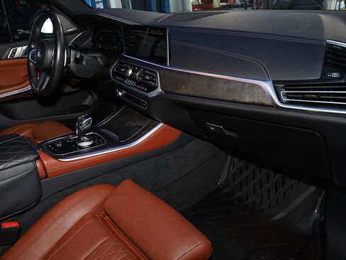 Used 2021 BMW X5 M50i w/ Premium Package AWD/4WD image 25