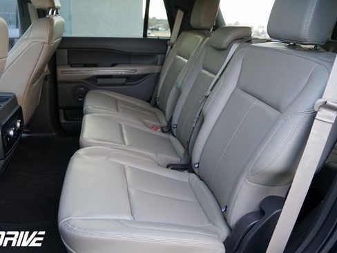 Used 2021 Ford Expedition XLT image 31
