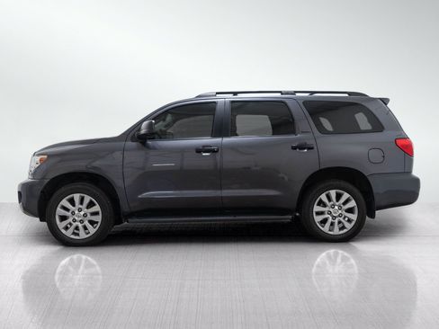 Used 2017 Toyota Sequoia Platinum AWD/4WD image 3