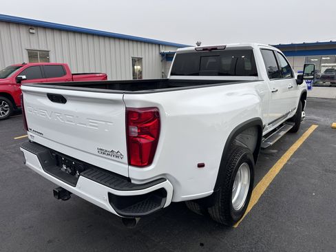 Used 2024 Chevrolet Silverado 3500 High Country image 3