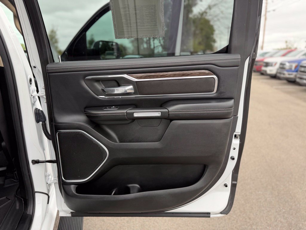Used 2019 RAM 1500 Laramie AWD/4WD image 18