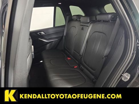 Used 2021 BMW X5 xDrive40i w/ Convenience Package AWD/4WD image 19