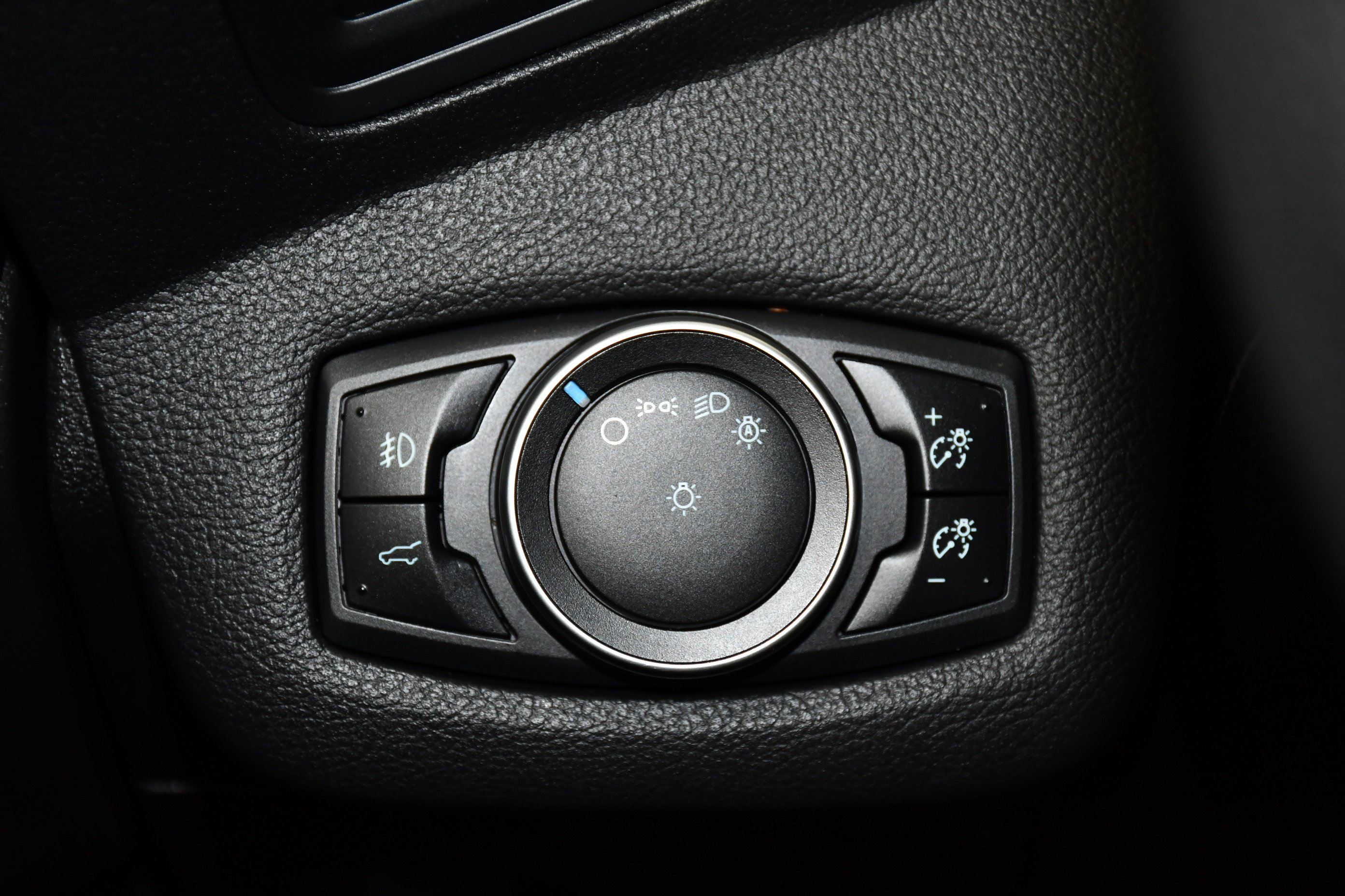 Used 2017 Ford Escape SE w/ Equipment Group 201A AWD/4WD image 32