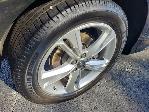 Used 2020 Audi Q3 2.0T Premium image 6