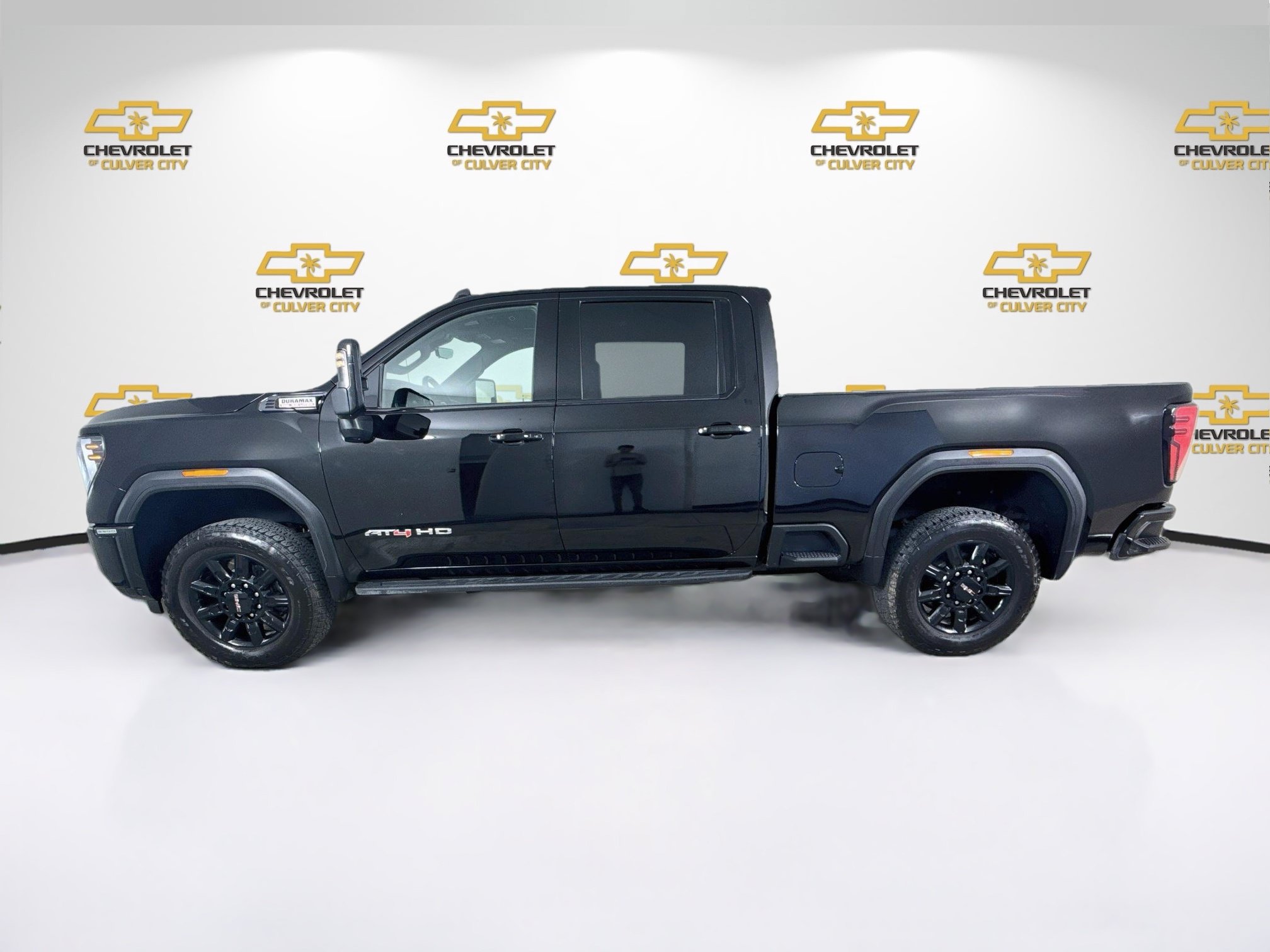 Used 2024 GMC Sierra 2500 AT4 w/ AT4 Premium Plus Package AWD/4WD image 5