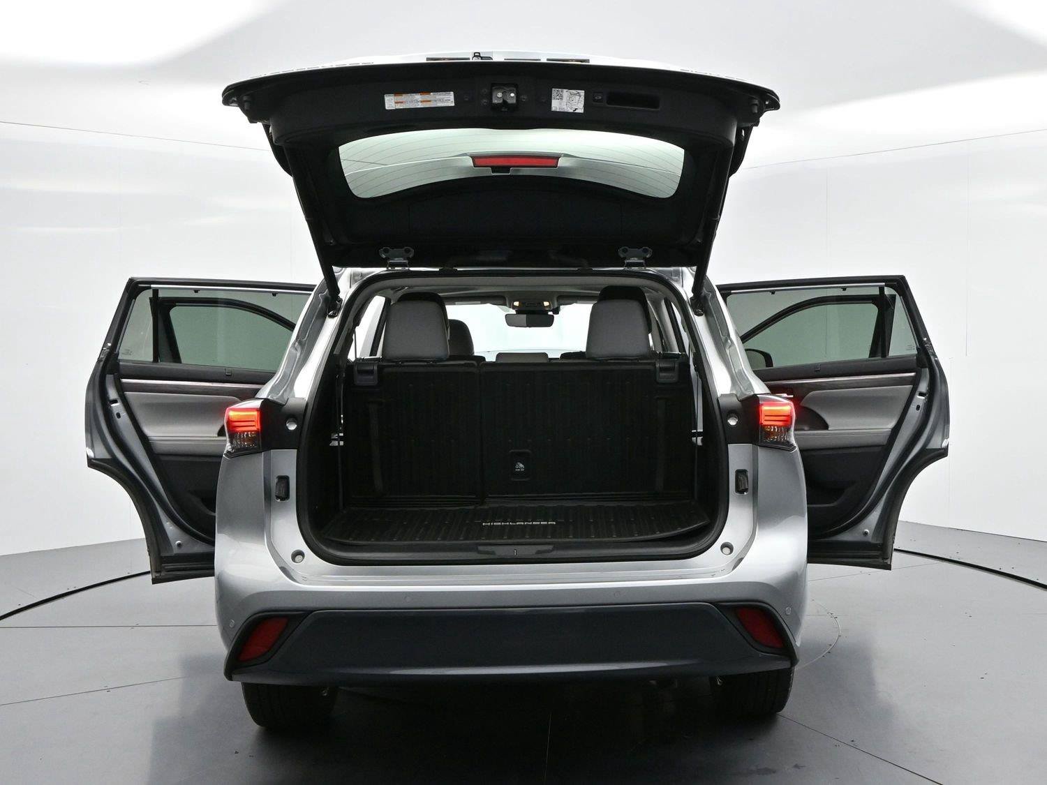 Used 2021 Toyota Highlander Limited FWD image 49