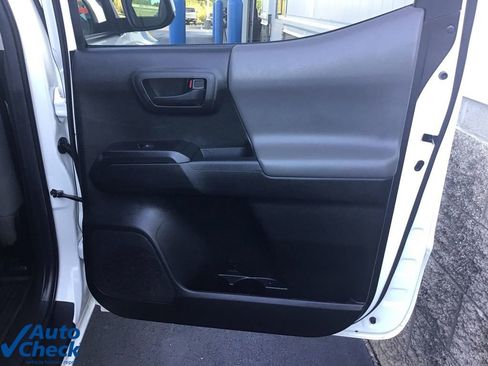 Used 2022 Toyota Tacoma SR image 14