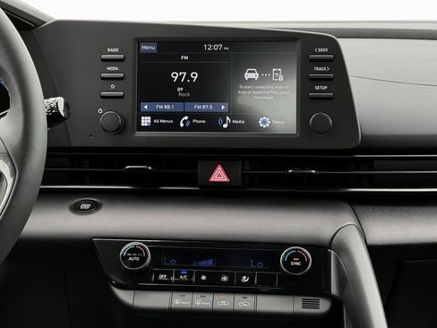 Certified 2025 Hyundai Elantra Sport image 19