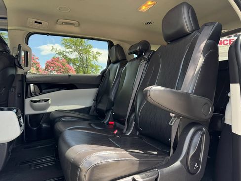 Used 2022 Kia Carnival SX FWD image 18