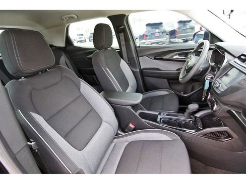 Used 2023 Chevrolet TrailBlazer LS image 28