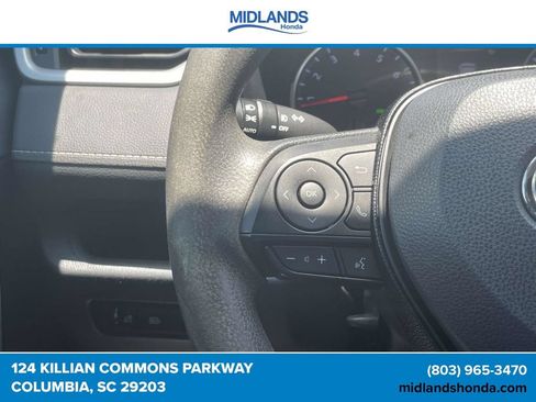 Used 2020 Toyota RAV4 XLE FWD image 20