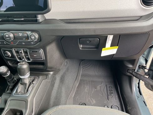 New 2026 Jeep Gladiator Sport image 34