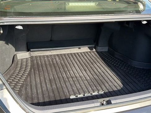 Used 2018 Toyota Camry LE image 13