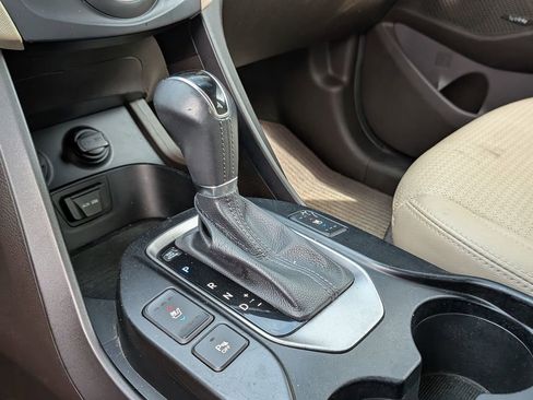Used 2014 Hyundai Santa Fe Sport 2.0T w/ Technology Package 05 FWD image 24