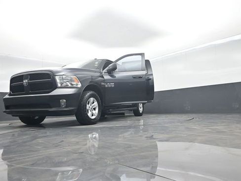 Used 2018 RAM 1500 Express AWD/4WD image 70