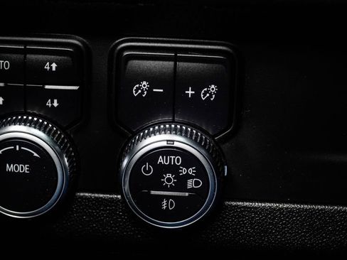 Used 2021 GMC Yukon Denali w/ Denali Premium Package AWD/4WD image 43