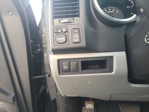 Used 2019 Toyota Sequoia Platinum image 27