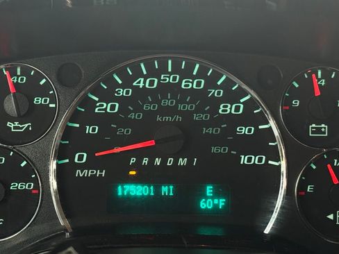 Used 2014 Chevrolet Express 2500 Extended RWD image 16