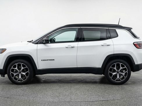 Used 2025 Jeep Compass Limited image 5