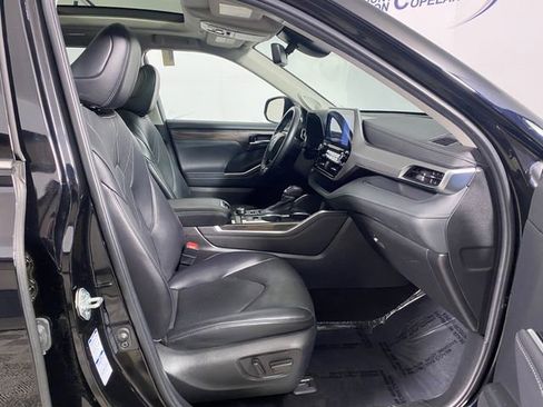 Used 2022 Toyota Highlander Platinum image 9
