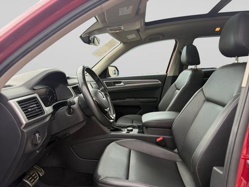 Used 2019 Volkswagen Atlas SEL R-Line AWD/4WD image 16