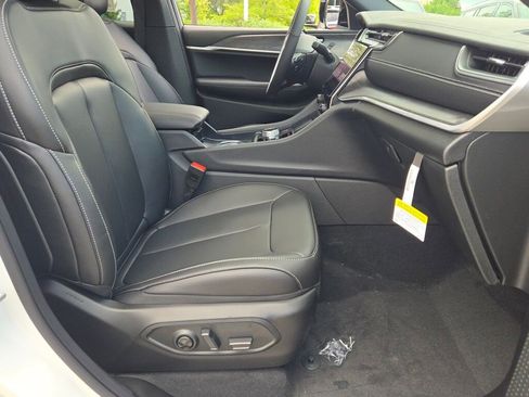 New 2025 Jeep Grand Cherokee Limited image 7