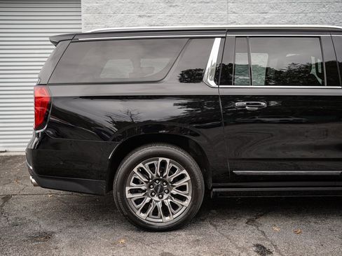 Used 2023 GMC Yukon XL Denali Ultimate image 16