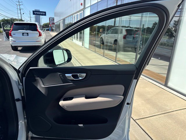 Certified 2026 Volvo XC60 B5 Plus AWD/4WD image 14