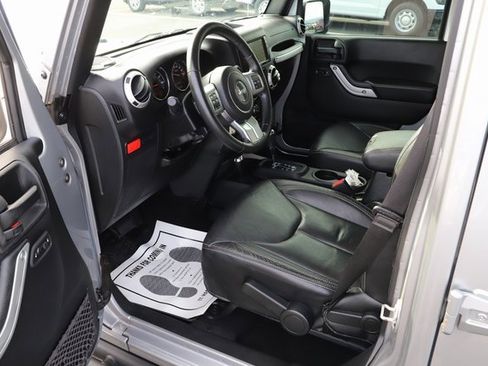 Used 2017 Jeep Wrangler Unlimited Rubicon image 7