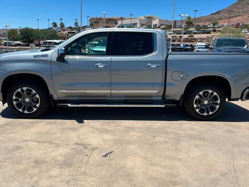 Used 2024 Chevrolet Silverado 1500 High Country w/ Technology Package AWD/4WD image 2