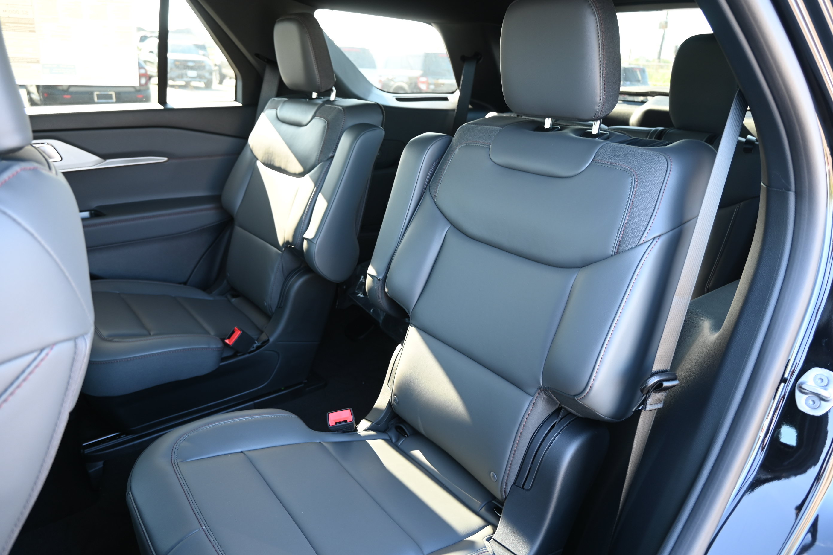New 2027 Ford Explorer Active w/ Active Comfort Package RWD image 31
