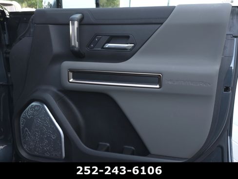 Used 2025 GMC Hummer EV 3X AWD/4WD image 45