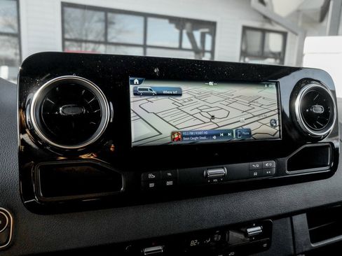 Used 2025 Mercedes-Benz Sprinter 2500 image 17