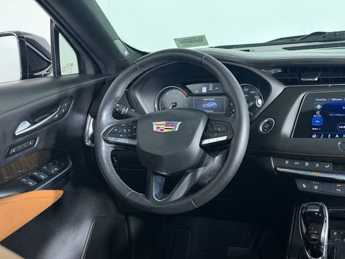 Used 2023 Cadillac XT4 Premium Luxury image 16