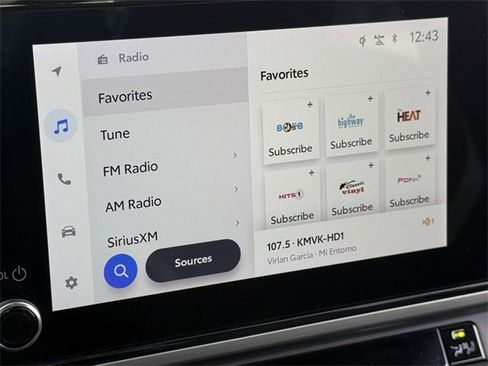 Used 2025 Toyota Camry SE image 19