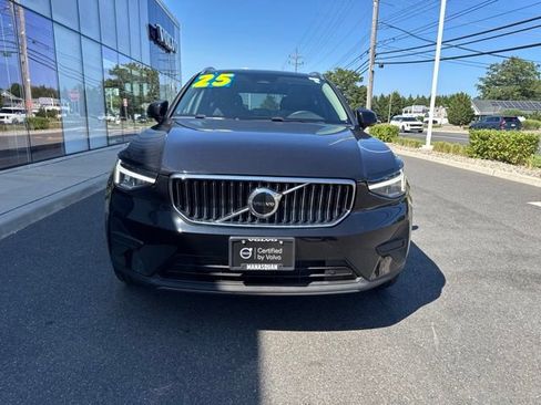 Used 2025 Volvo XC40 B5 Core AWD/4WD image 7