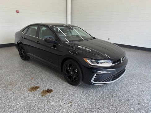 New 2026 Volkswagen Jetta SE FWD image 7