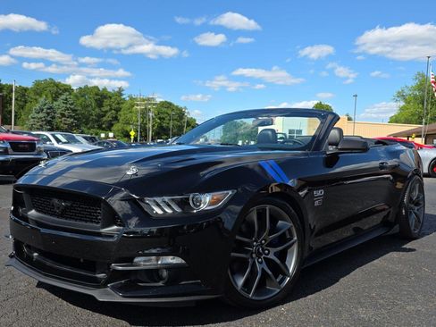 Used 2015 Ford Mustang GT Premium w/ Equipment Group 401A RWD image 1
