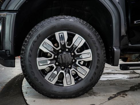 Used 2025 GMC Sierra 2500 Denali w/ Denali Reserve Package AWD/4WD image 34