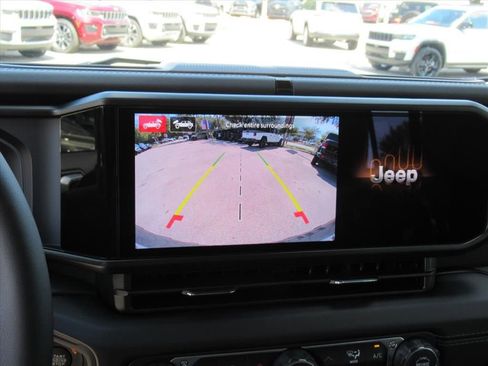 New 2025 Jeep Wrangler Unlimited Rubicon w/ Technology Group image 23