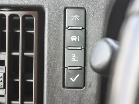 Used 2022 Chevrolet Express 3500 w/ Driver Convenience Package image 46