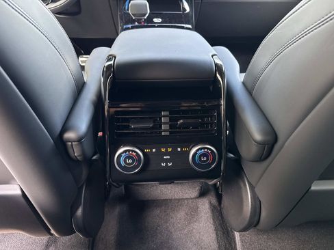 New 2026 Land Rover Range Rover Sport Dynamic SE AWD/4WD image 17