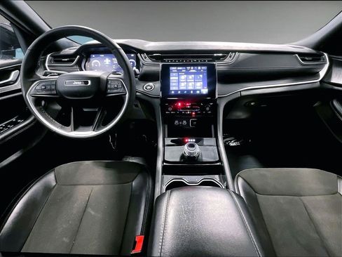 Used 2023 Jeep Grand Cherokee Altitude image 17