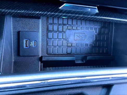 Used 2022 Ford F250 Platinum w/ FX4 Off-Road Package image 16