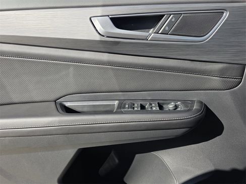 New 2026 Volkswagen Atlas Cross Sport SE image 15