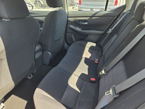 Used 2025 Nissan Sentra SR FWD image 28