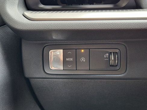 Used 2026 Chevrolet Traverse LT image 21