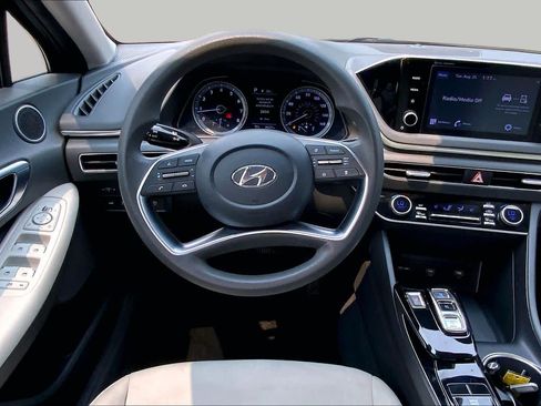 Used 2022 Hyundai Sonata SEL w/ Preferred Accessory Package FWD image 6