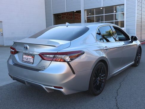 Used 2021 Toyota Camry XSE image 4