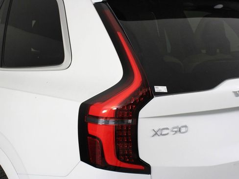 New 2026 Volvo XC90 B5 Plus w/ Protection Package image 15